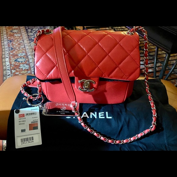 ❌SOLD❌RED CHANEL CAMERA BAG SHW CROSSBODY KEYCHAIN - Picture 7 of 15